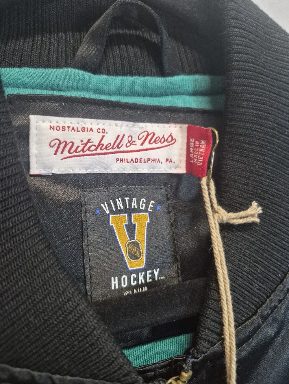 Mitchell & Ness Anaheim Mighty Ducks Satin Bomber Jacket Black NHL Vintage Large